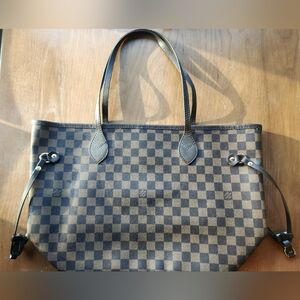 Leather tote bag. New Condition